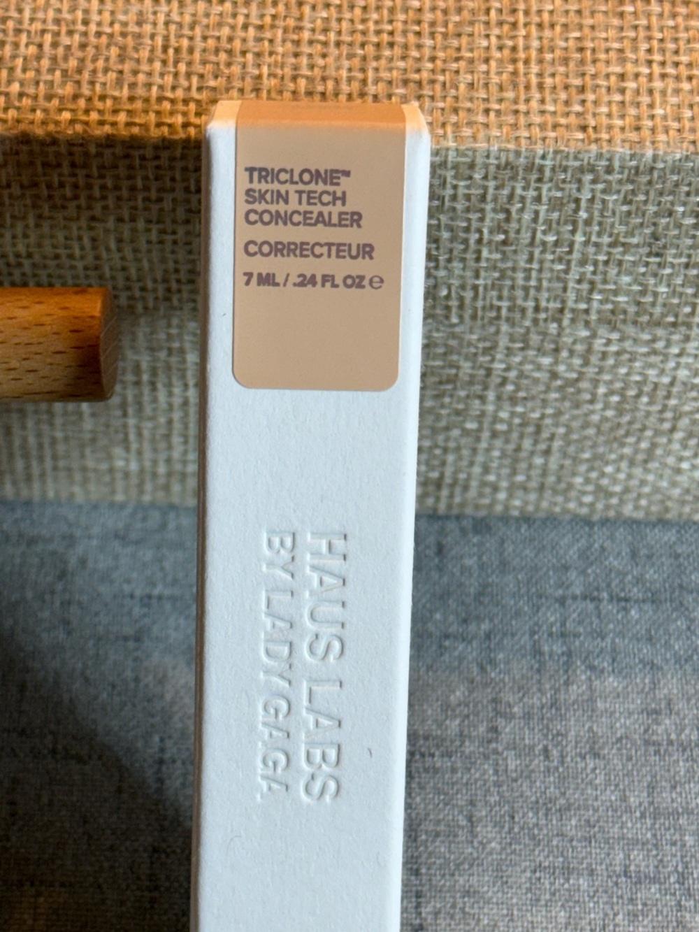 Haus Labs Triclone Skin Tech Hydrating Concealer 44 Light Peach 0.23 oz /7ml NIB - Picture 2 of 7